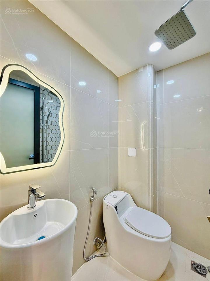 Cần bán nhà gấp ngay khu vực huỳnh văn bánh,phú nhuận 4tỷ490tr/79m2.có shr,ngân hàng hỗ trợ vay