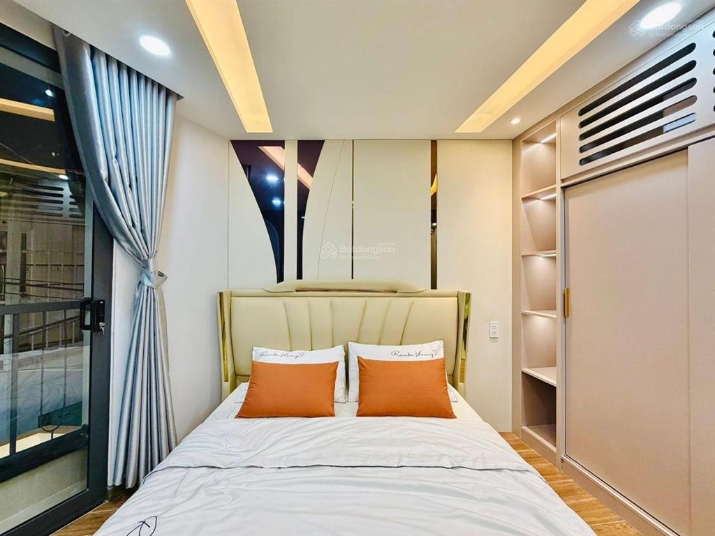 Cần bán nhà gấp ngay khu vực huỳnh văn bánh,phú nhuận 4tỷ490tr/79m2.có shr,ngân hàng hỗ trợ vay