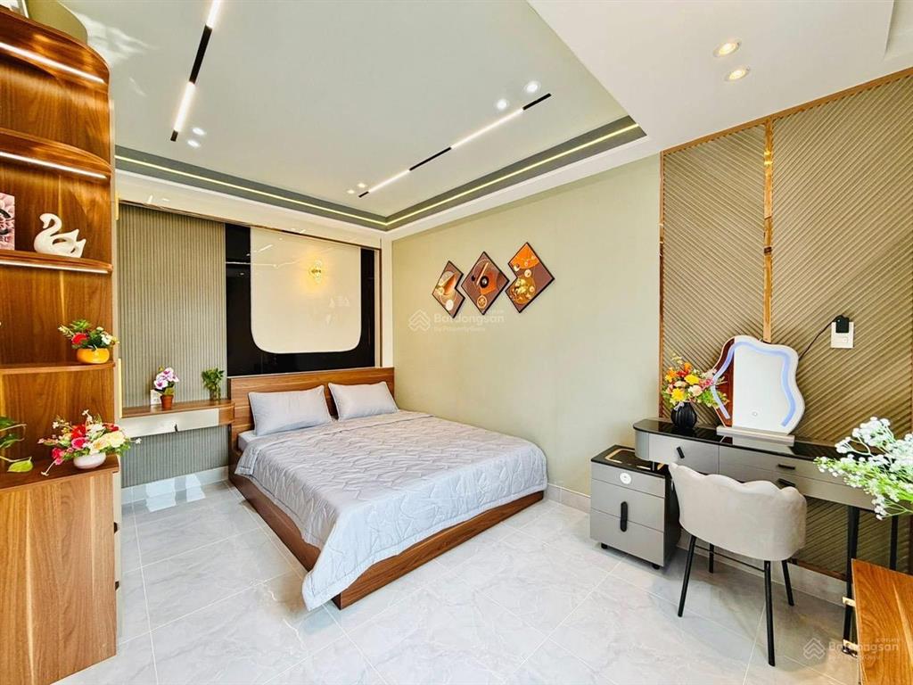 Chủ định cư cần bán gấp nhà đường cm tháng 8,q3 giá 5 tỷ150t/76m2. shr có ngân hàng hỗ trợ cho vay