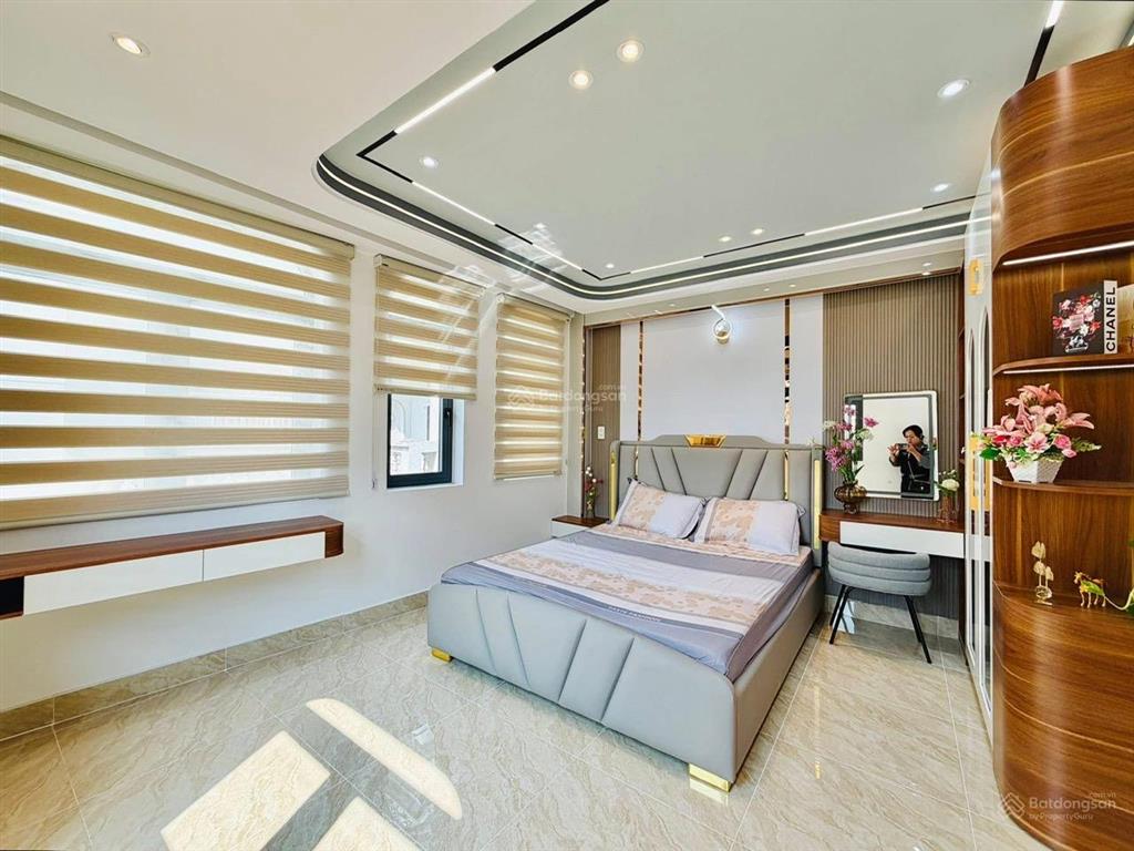 Chủ định cư cần bán gấp nhà đường cm tháng 8,q3 giá 5 tỷ150t/76m2. shr có ngân hàng hỗ trợ cho vay