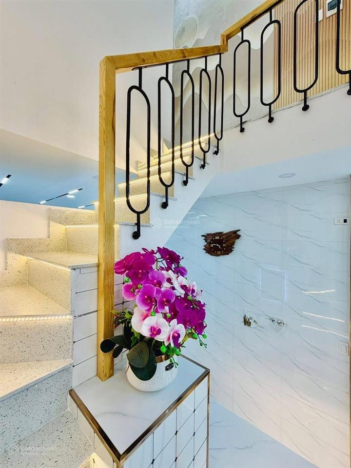 Bán gấp nhà đẹp full nội thất chỉ 4tỷ690tr/85m2 lê quốc hưng, quận 4. shr,ngân hàng hỗ trợ cho vay