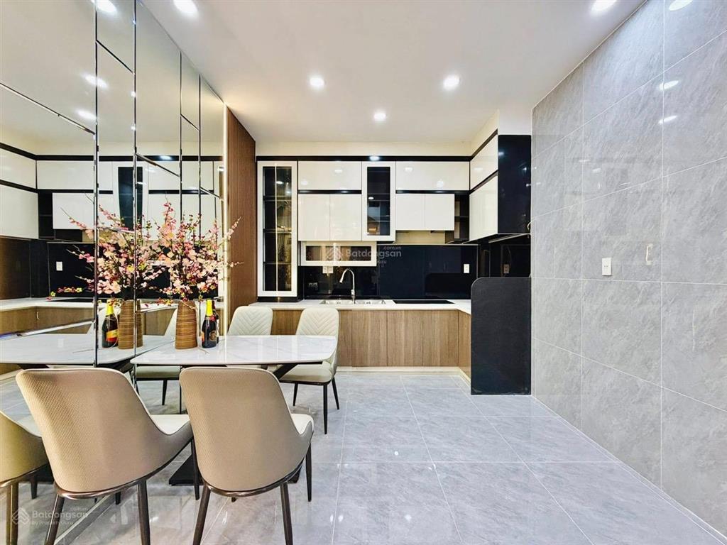 Bán gấp nhà đẹp full nội thất chỉ 4tỷ690tr/85m2 lê quốc hưng, quận 4. shr,ngân hàng hỗ trợ cho vay