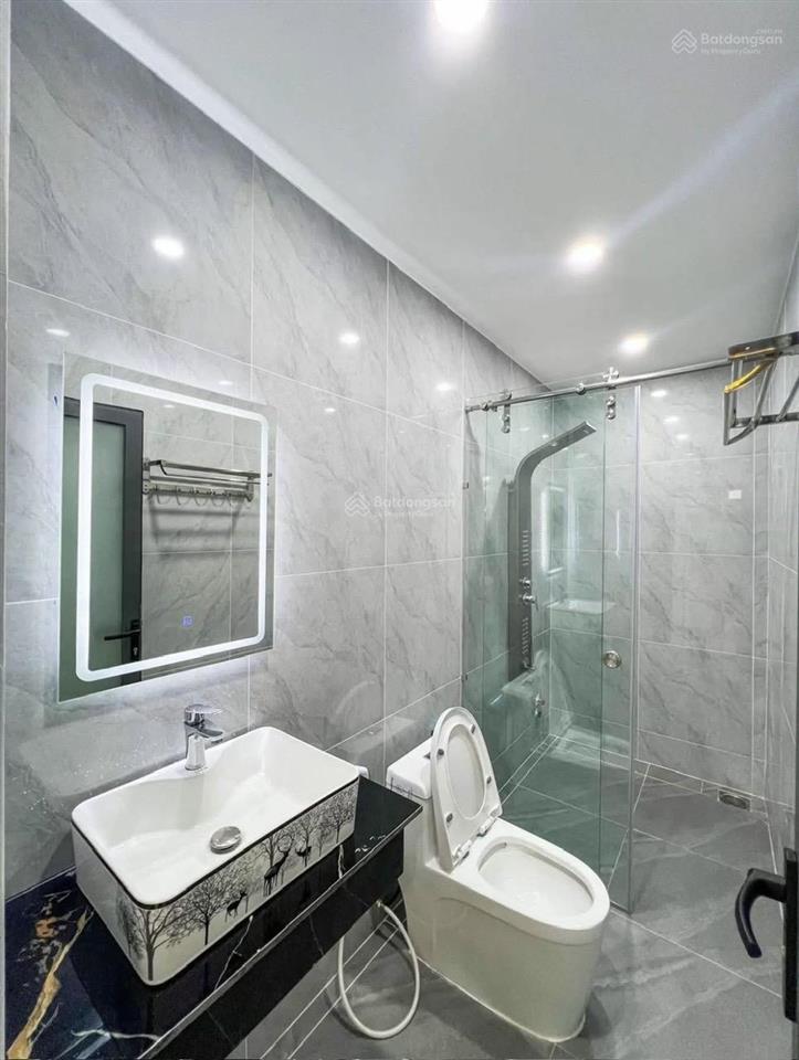 Cần bán gấp nhà chủ kí gửi 85m2 tại đoàn văn bơ, q4. shr sang tên công chứng trong ngày