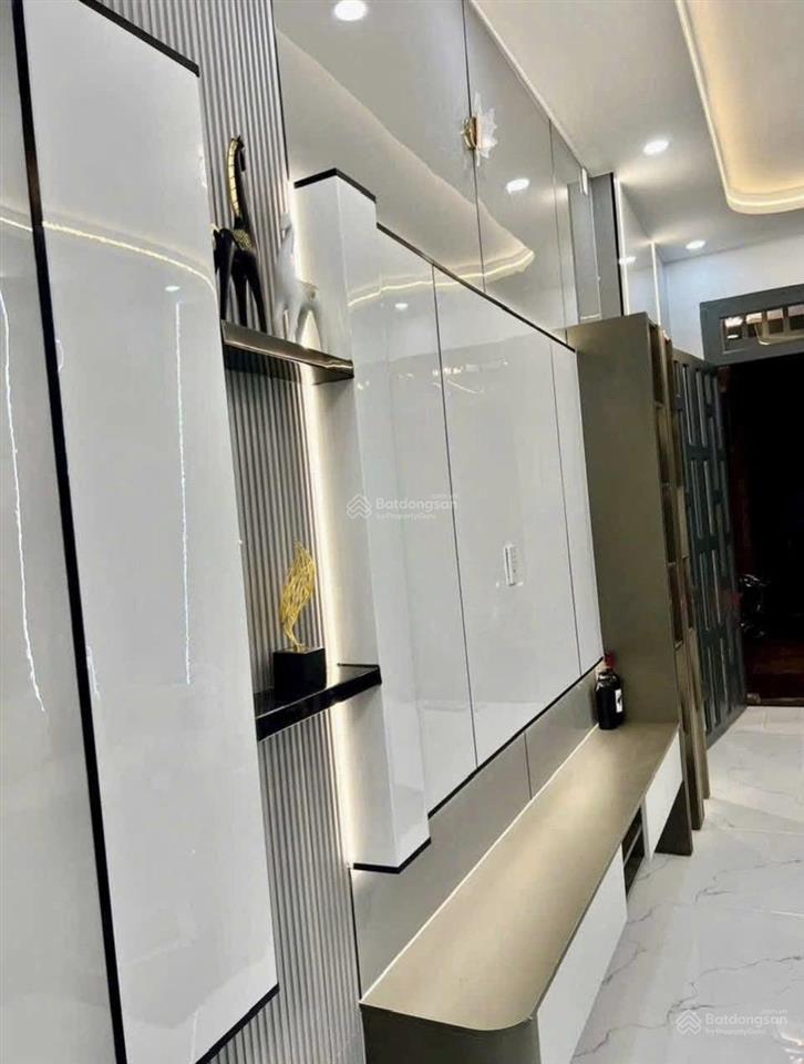 Cần bán gấp nhà chủ kí gửi 85m2 tại đoàn văn bơ, q4. shr sang tên công chứng trong ngày
