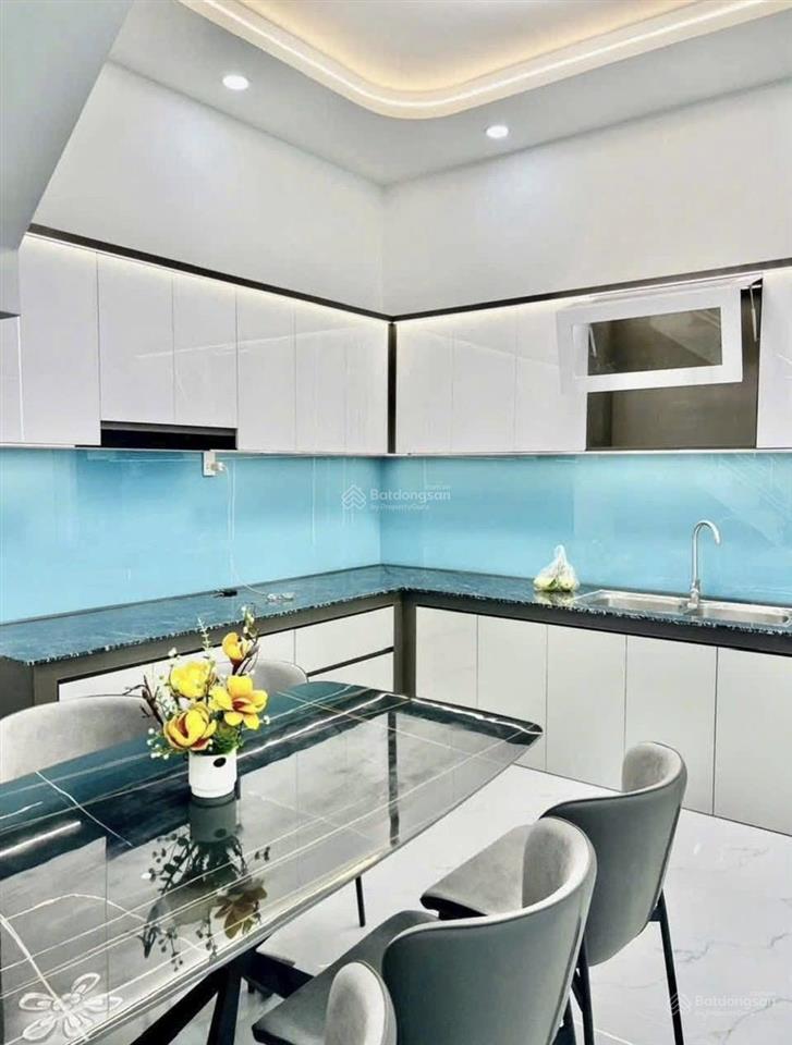Cần bán gấp nhà chủ kí gửi 85m2 tại đoàn văn bơ, q4. shr sang tên công chứng trong ngày