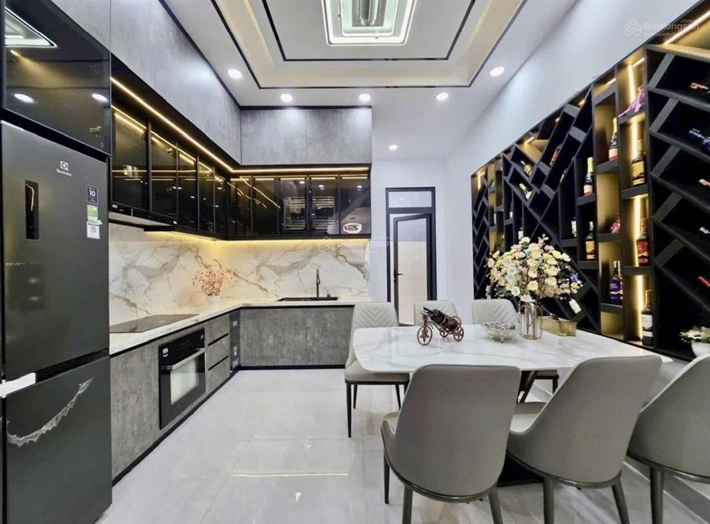 Bán nhà giá tốt cực đẹp tại thành thái, q10 chỉ 4 tỷ290tr/ 79m2. shr sang tên công chứng trong ngày