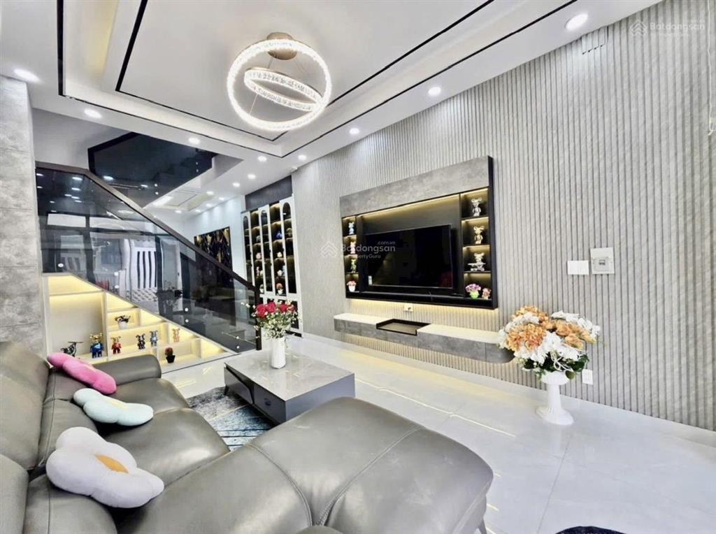 Bán nhà giá tốt cực đẹp tại thành thái, q10 chỉ 4 tỷ290tr/ 79m2. shr sang tên công chứng trong ngày