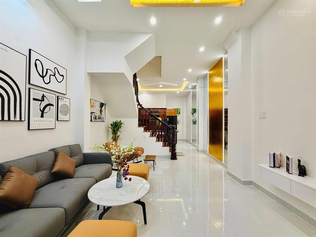 Bán nhà tốt nhất khu vực nguyễn đình chiểu, q3 4 tỷ690tr/84 m2. shr sang tên công chứng trong ngày