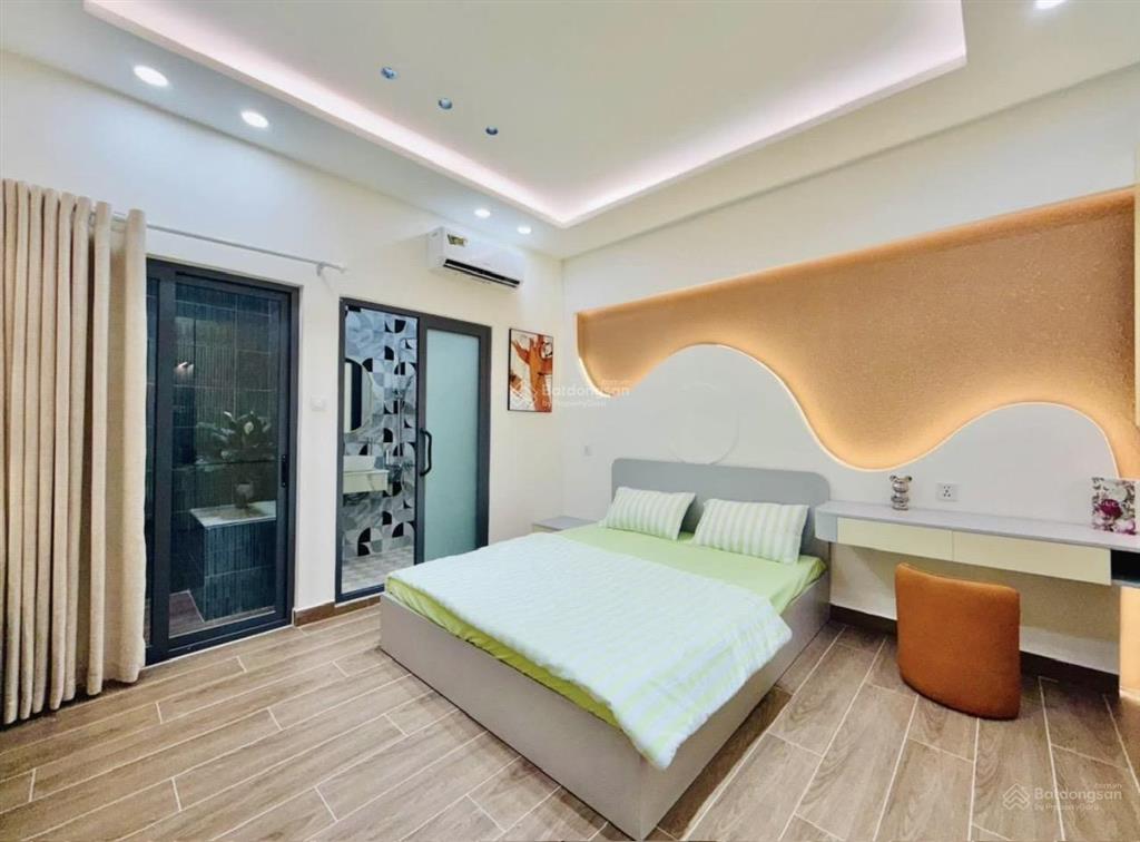 Cần bán nhanh nhà đẹp chỉ 4 tỷ390tr/80m2 ngay đường trần khắc chân,q1. shr sang tên công chứng ngay