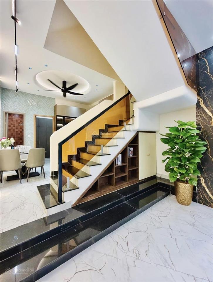 Cần bán nhanh nhà đẹp chỉ 4 tỷ390tr/80m2 ngay đường trần khắc chân,q1. shr sang tên công chứng ngay