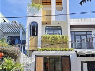 Bán gấp nhà đẹp giá 3 tỷ990tr/82m2 tại phạm phú thứ,q6.shr sang tên ngay.có ngân hàng hỗ trợ vay