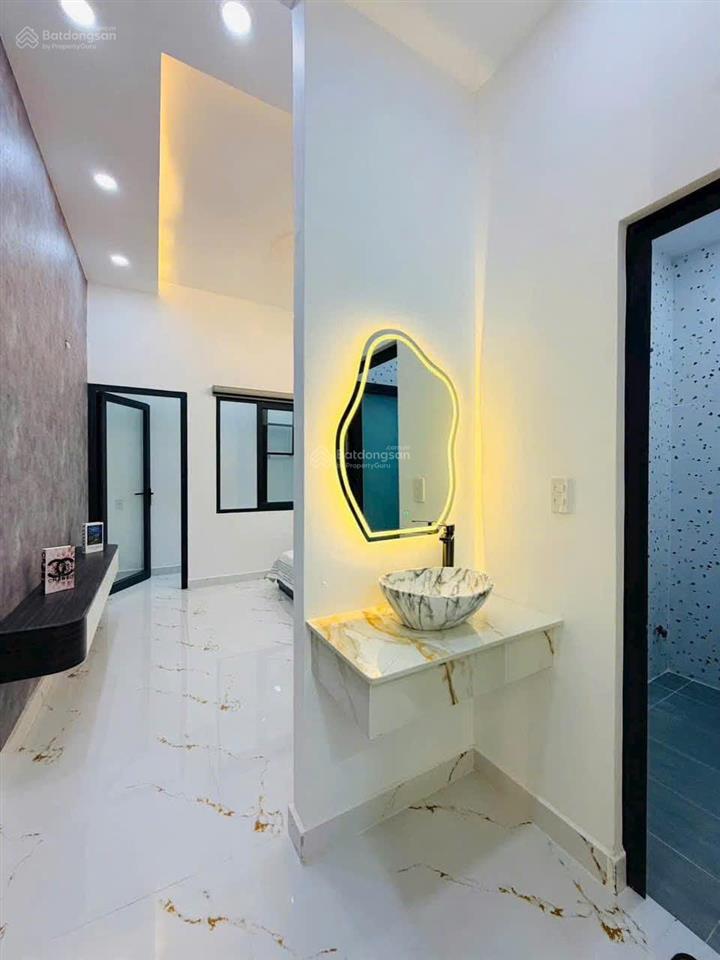 Chủ ngộp bán gấp nhà tại kha vạn cân 2tỷ950tr/70m2.shr sang tên trong ngày.có ngân hàng hỗ trợ vay