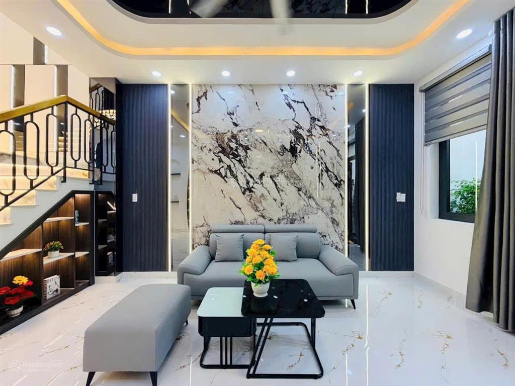 Chủ ngộp bán gấp nhà tại kha vạn cân 2tỷ950tr/70m2.shr sang tên trong ngày.có ngân hàng hỗ trợ vay