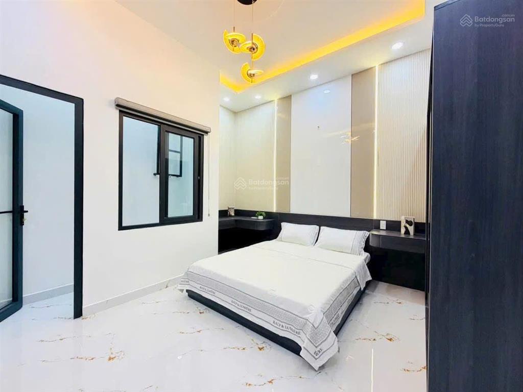 Chủ ngộp bán gấp nhà tại kha vạn cân 2tỷ950tr/70m2.shr sang tên trong ngày.có ngân hàng hỗ trợ vay