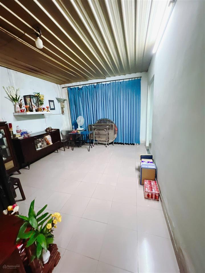 Bán nhà cấp 4 sổ hồng riêng chính chủ, diện tích 142m2