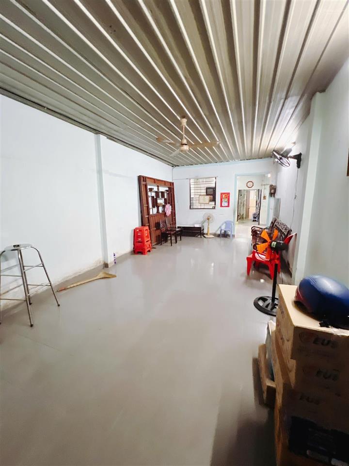 Bán nhà cấp 4 sổ hồng riêng chính chủ, diện tích 142m2