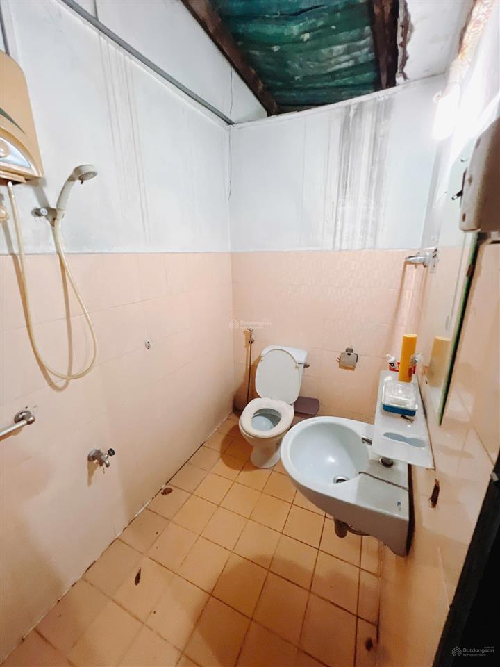 Bán nhà cấp 4 sổ hồng riêng chính chủ, diện tích 142m2