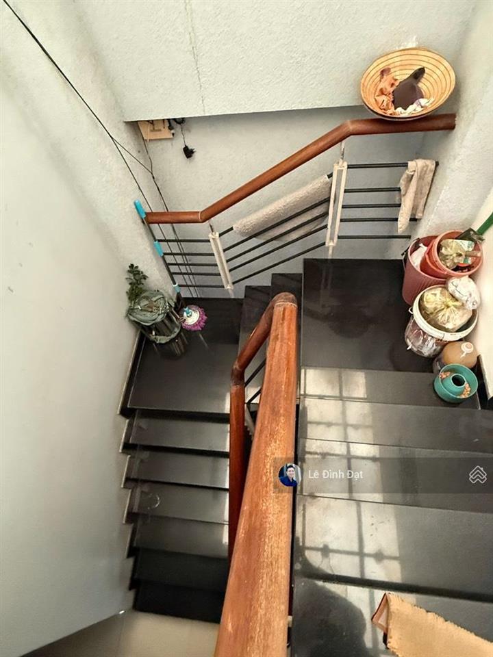 Nguyễn hồng đào  hàng xóm ubnd quận tân bình  1/hẻm  xe hơi đỗ cửa, 4 x 17 x 4 tầng  10. 5 tỷ
