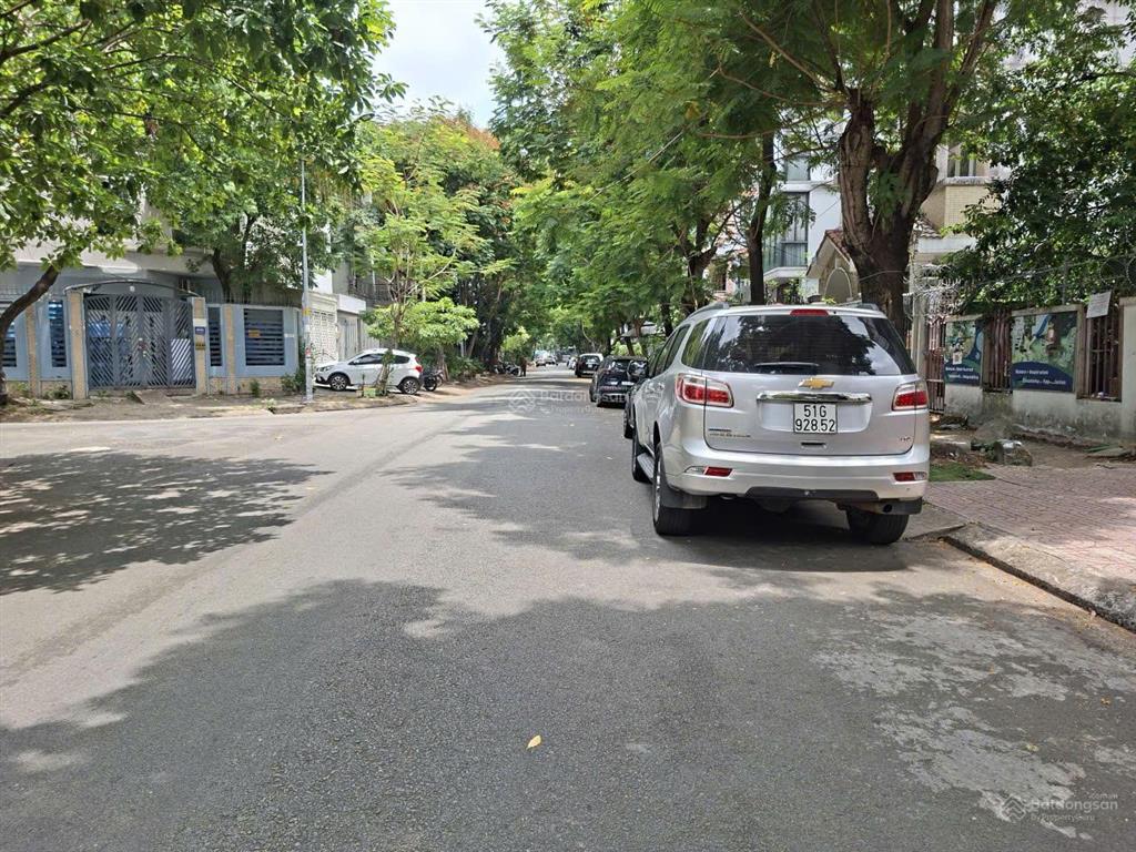 Nhà xe hơi tới cửa 60m2, p. phú thuận  5.. tỷ