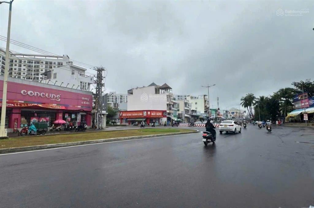 Bán nhà 4 tầng đường 23/10, nha trang. vị trí nổi bật ngay vòng xoay kđt vĩnh điềm trung