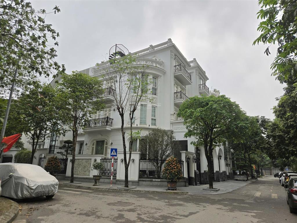 Cần bán gấp biệt thự 298m2 x 2 thoáng khu đô thị bắc hà c37 bộ công an  đường tố hữu giá 79 tỷ