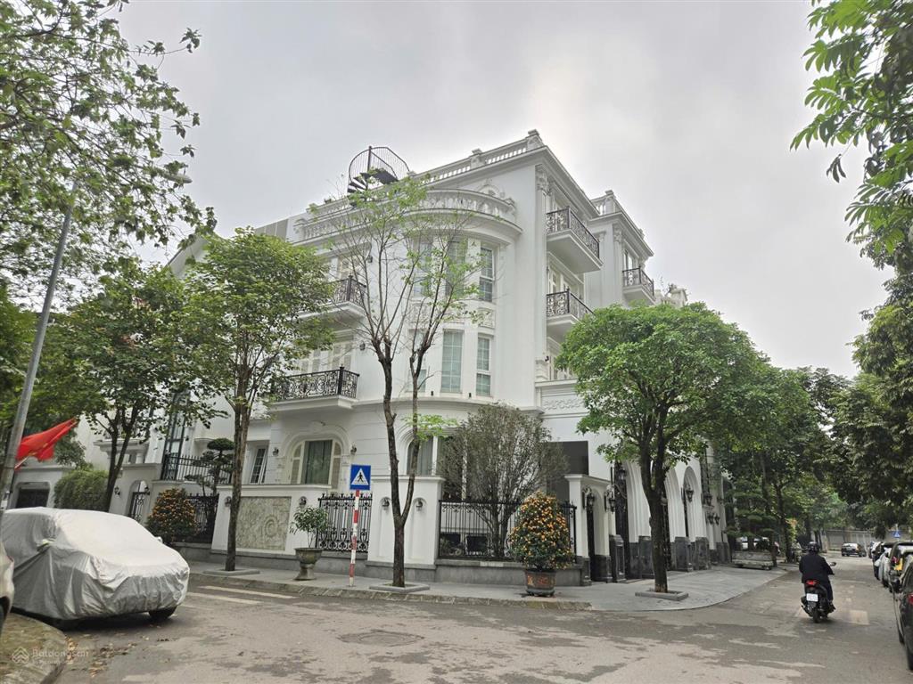 Cần bán gấp biệt thự 298m2 x 2 thoáng khu đô thị bắc hà c37 bộ công an  đường tố hữu giá 79 tỷ