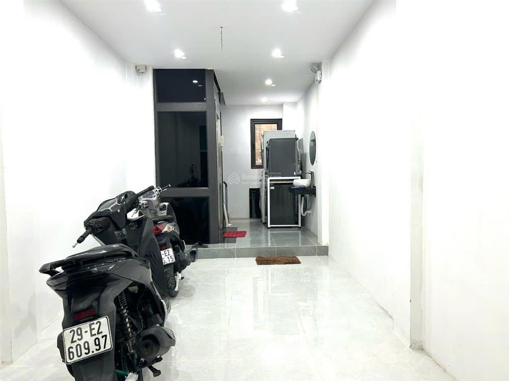 Bán tòa chdv dòng tiền ổn địnhvị trí đẹp chùa láng35m2x 6 tầng thang máy pccc thoát hiểm đầy đủ