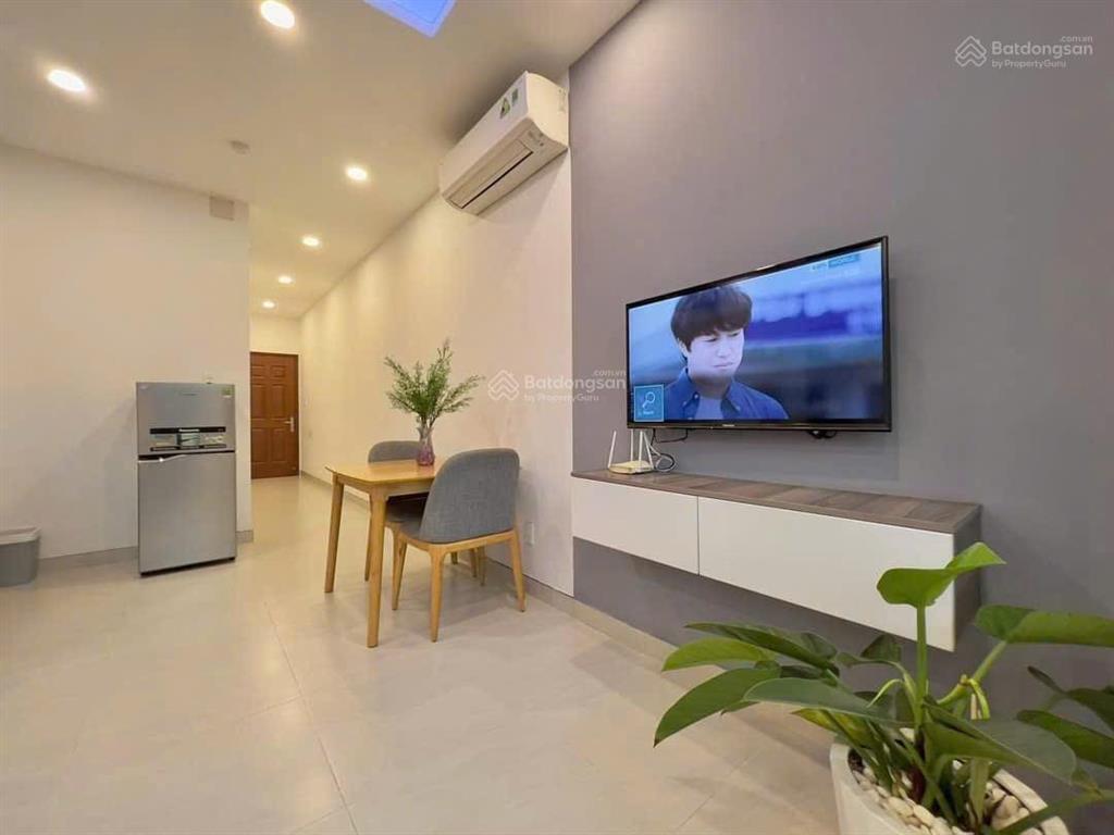 Cho thuê căn hộ dịch vụ 40m2 full nội thất ban công view xịn ngay trung tâm quận 1