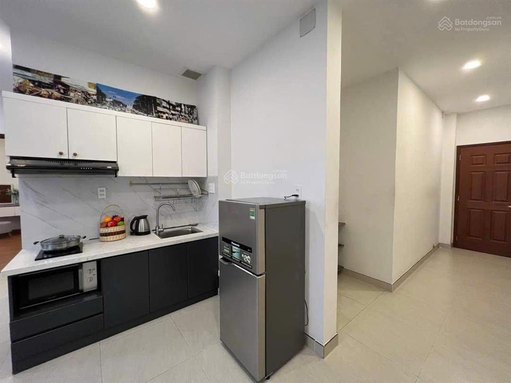 Cho thuê căn hộ dịch vụ 40m2 full nội thất ban công view xịn ngay trung tâm quận 1