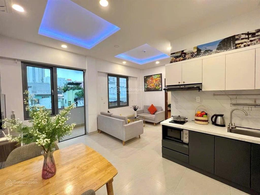 Cho thuê căn hộ dịch vụ 40m2 full nội thất ban công view xịn ngay trung tâm quận 1