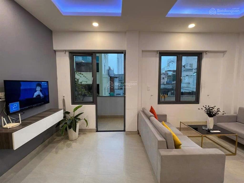 Cho thuê căn hộ dịch vụ 40m2 full nội thất ban công view xịn ngay trung tâm quận 1