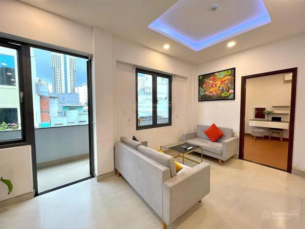 Cho thuê căn hộ dịch vụ 40m2 full nội thất ban công view xịn ngay trung tâm quận 1