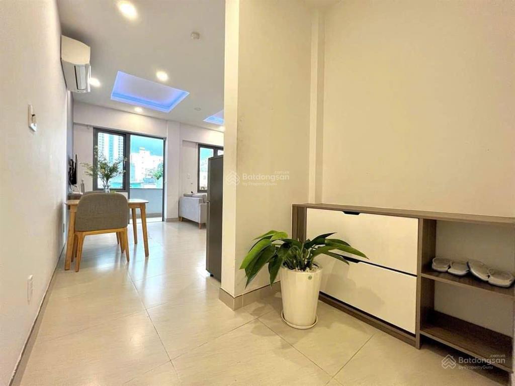 Cho thuê căn hộ dịch vụ 40m2 full nội thất ban công view xịn ngay trung tâm quận 1