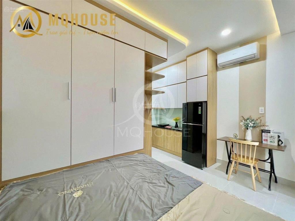 Cho thue căn hộ studio ban công full nội thất hồ hảo hớn quận 1 gần bùi viện, chợ bến thành