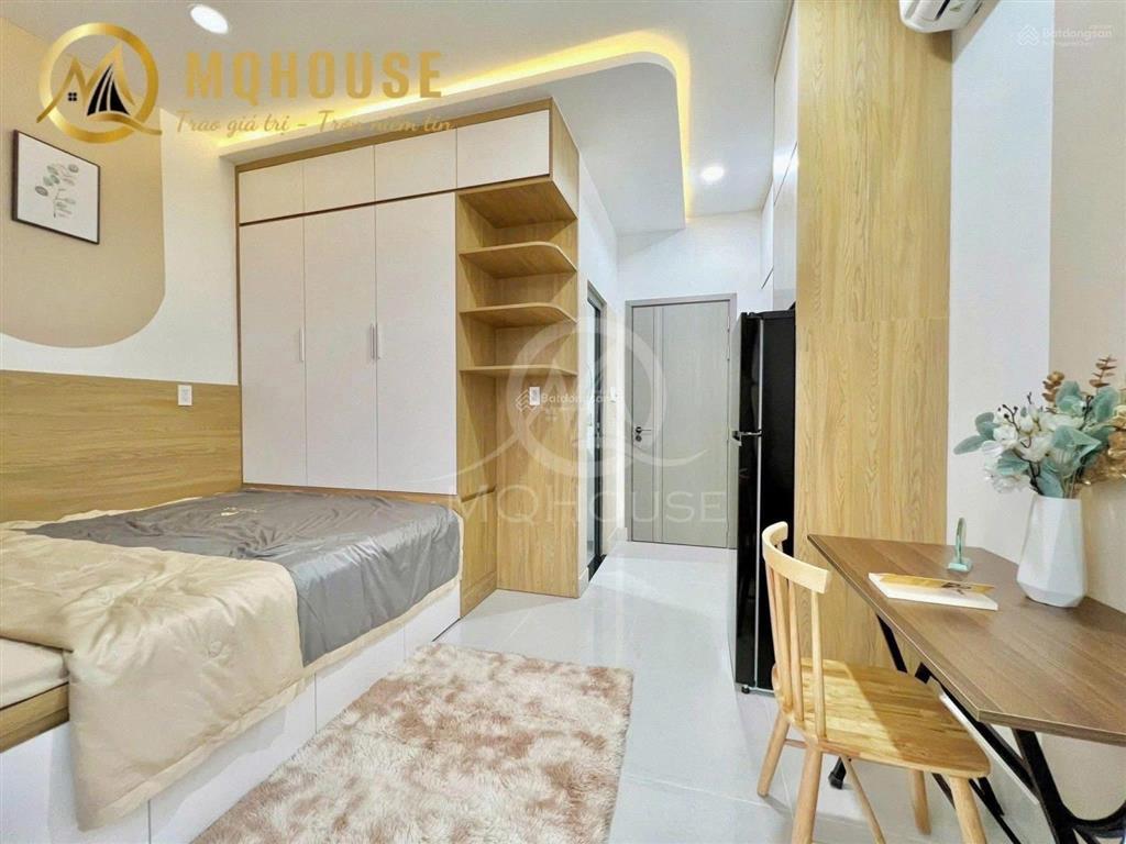 Cho thue căn hộ studio ban công full nội thất hồ hảo hớn quận 1 gần bùi viện, chợ bến thành