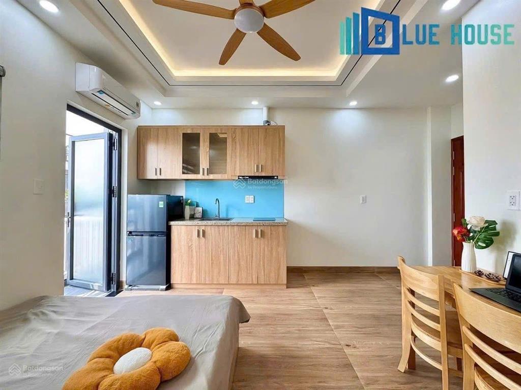 Cho thuê căn hộ studio ban công full nội thất phạm ngọc thạch quận 3 gần hồ con rùa, cv tao đàn