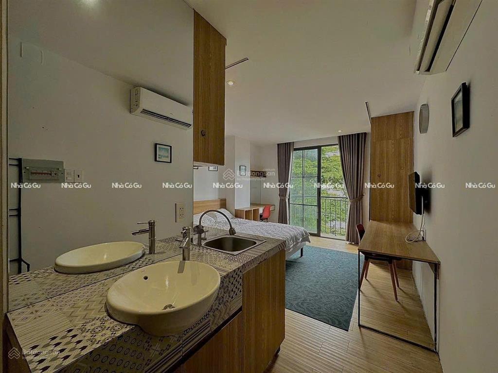 Cho thuê căn hộ studio ban công full nội thất phạm ngũ lão quận 1 gần chợ bến thành, bùi viện