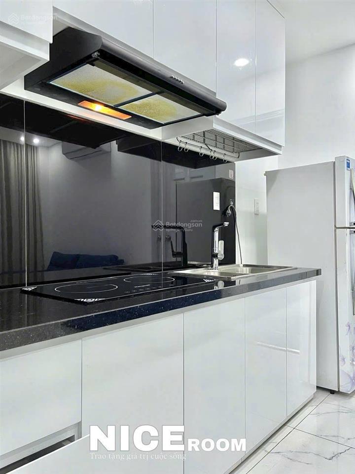 Cho thuê căn hộ studio ban công full nội thất hồ hảo hớn quận 1 gần bùi viện, cv 23 tháng 9