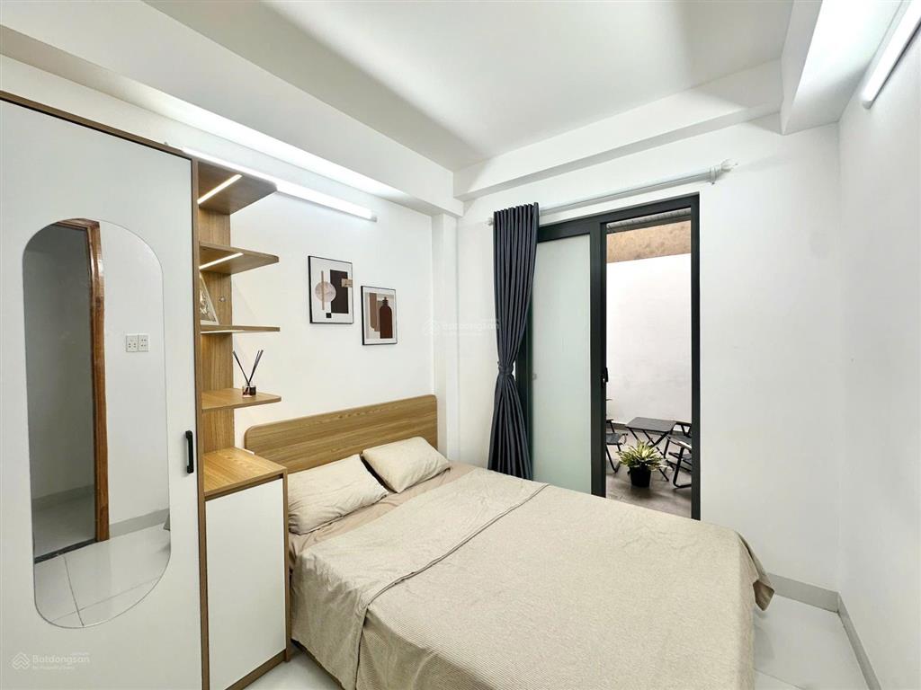 Cho thuê căn hộ 2pn 2wc sân vườn siêu rộng full nt gần uth, hutech