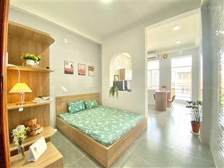 Studio 40m rộng rãi ban công, tách bếp, thang máy | thích quảng đức, sát sân bay