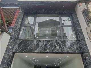 Mặt ngõ ngô xuân quảng.. đt 36m mt4*9 . xây 6t cầu thang máy.. nội thất cơ bản đầy đủ..