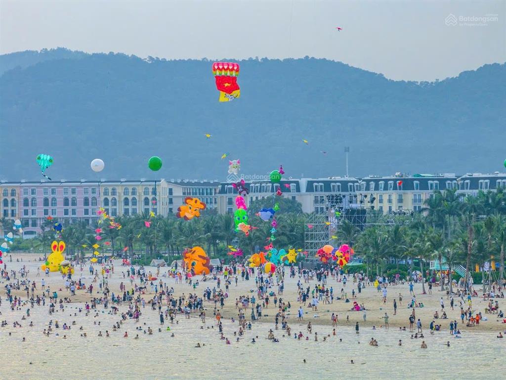 Tôi chính chủ căn hộ a2x03 a la cart hạ long, do ngộp bank tôi bán gấp giá 2,6 tỉ đầy đủ nội thất