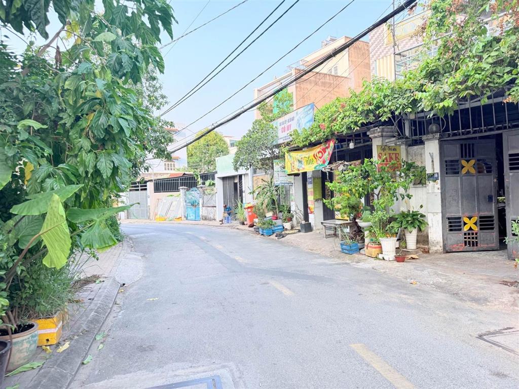 3.95 tỷ bớt lộc  nhà c4 cũ  91m2 full thổ cư  hẻm gần mặt tiền  đường làng tăng phú  quận 9.