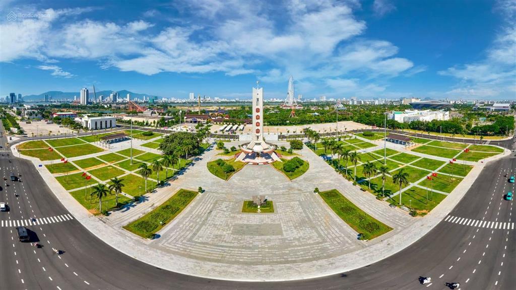 Bán nhà 4 tầng mặt tiền đường 2/9, vị trí đắc địa, gần khu vực bắn pháo hoa của sungroup