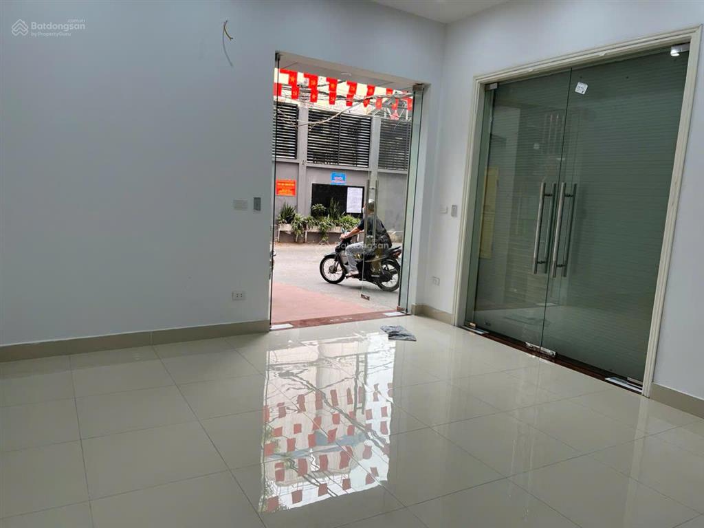 Cho thuê cửa hàng mặt ngõ 173 hoàng hoa thám mới xây, 2 mặt ngõ , 20m2