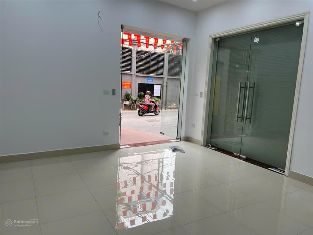 Cho thuê cửa hàng mặt ngõ 173 hoàng hoa thám mới xây, 2 mặt ngõ , 20m2