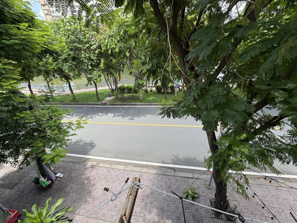 Chính chủ cho thuê nhà nguyên căn 2 mặt tiền trước sau ngay hoàng sa, q1  dt 45m2  3 tầng  18tr