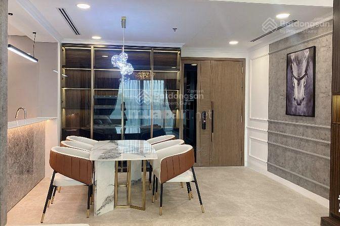 Chính chủ cần bán căn hộ cc oriental plaza, dt 90m2, 2 phòng ngủ, 2wc, tặng ntcc