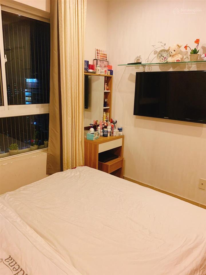 Bán gấp căn hộ chung cư 590 cmt8 (quận 3)  82m  2pn  4,8 tỷ