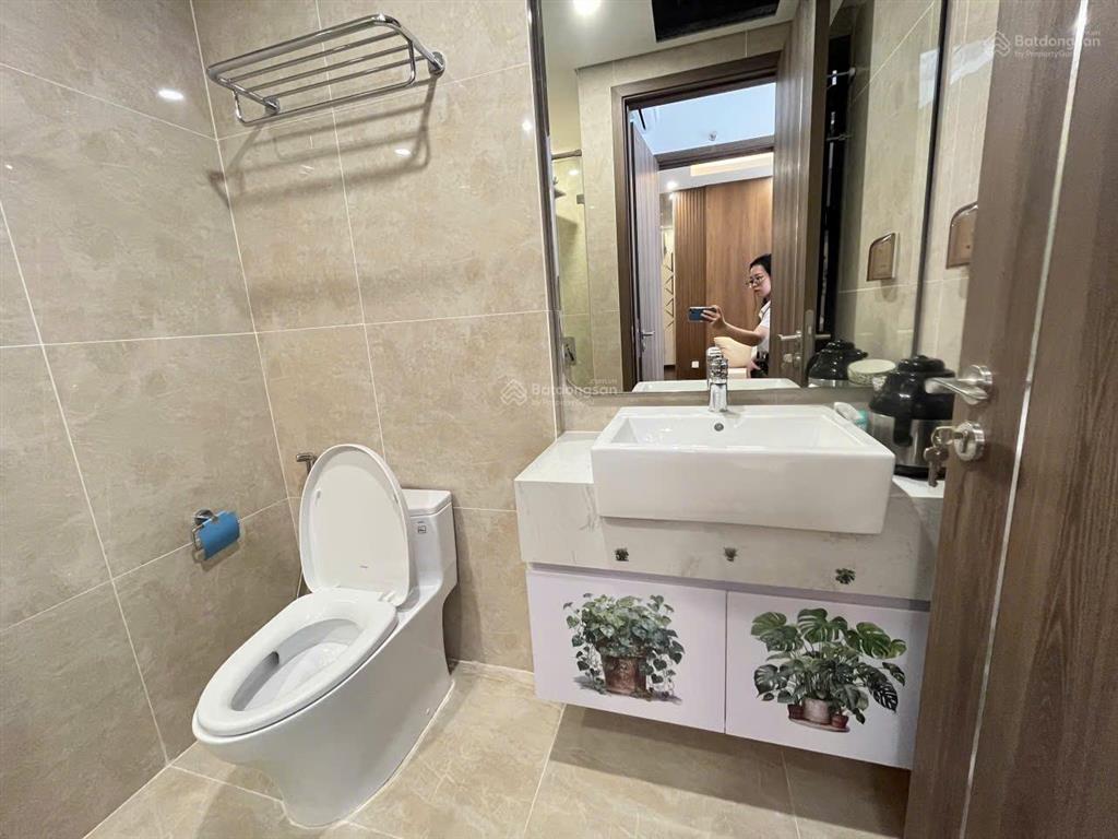 Cho thuê căn hộ 68m2 tại hoàng huy commerce, giá cực chất 12 triệu vnd